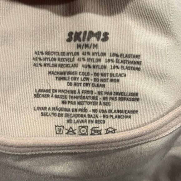 NWOT Skims Everyday Sculpt Mid Thigh Bodysuit Shapewear Scoop Neck Cream Size M - Picture 3 of 3